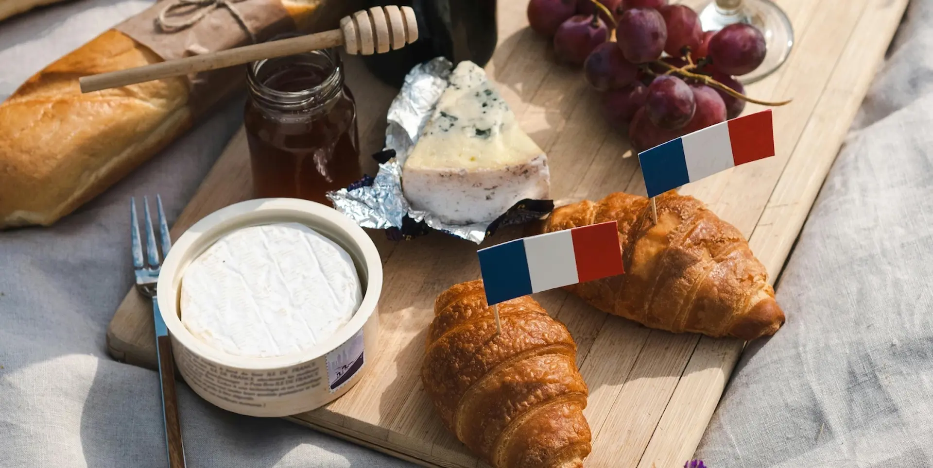 Ẩm thực Pháp - Top món nhất định phải thử tại Paris - Lyon - Marseille 2025 