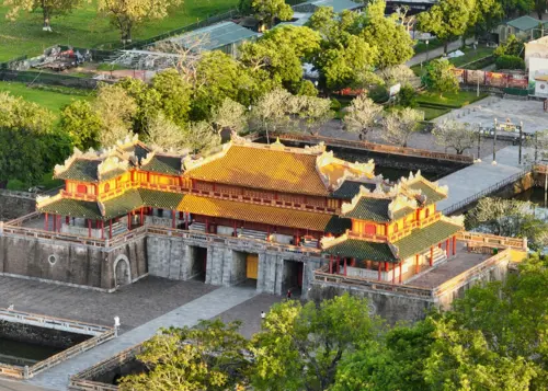 Di sản vàng son Huế 2026: Có gì tại Điện Long An? 