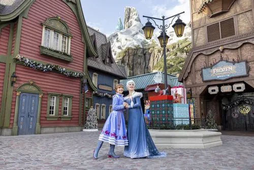 Du lịch HongKong: Bùng nổ với “World of Frozen” tại Disneyland – Trải nghiệm không thể bỏ lỡ năm 2025