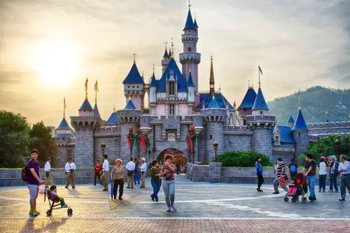 Disneyland Hong Kong 2025: 7 Trải Nghiệm Mới Mừng Kỷ Niệm 20 Năm Không Thể Bỏ Lỡ