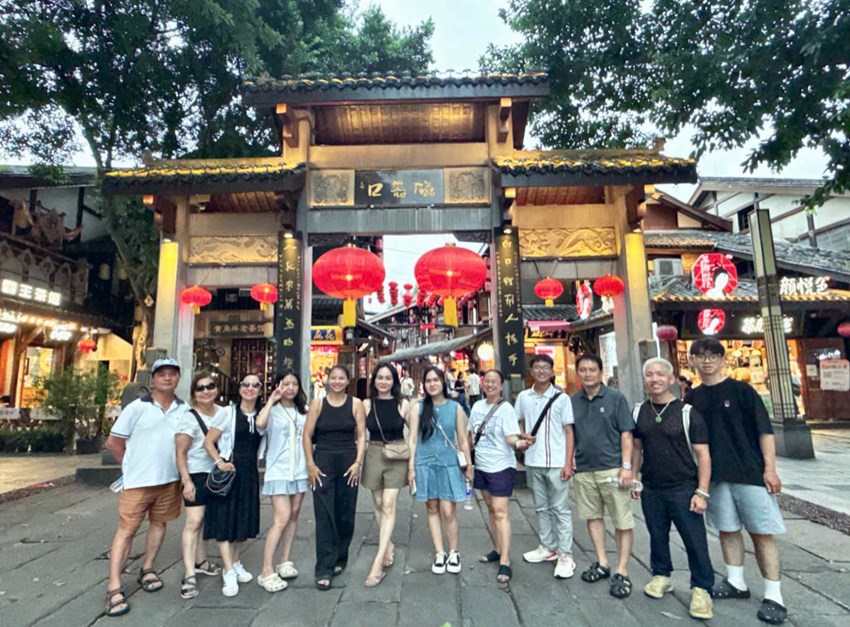 Hành Trình Khám Phá Du Lịch Trung Quốc :  TRÙNG KHÁNH - CỬU TRẠI CÂU 