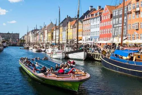 Canal Boat Ride Copenhagen – Trải nghiệm du thuyền ngắm cảnh thủ đô Đan Mạch