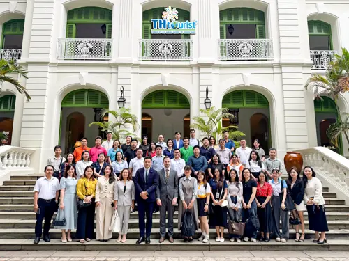 Du Lịch Triều Hảo Vinh Dự Được Tổng Lãnh Sự Quán Pháp Mời Đến Thăm Dinh Thự Pháp